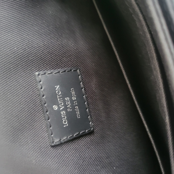 Louis vuitton messenger bag - Picture 2 of 7